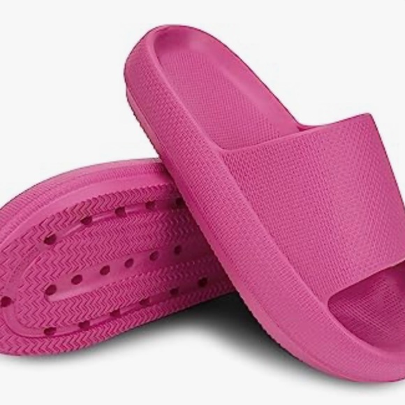 Cloud slipper sandals women’s size 11. Super comfy 💕 - Picture 2 of 16